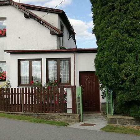 Dvougeneracni Dum Se Zahradou Apartman Vimperk Kültér fotó