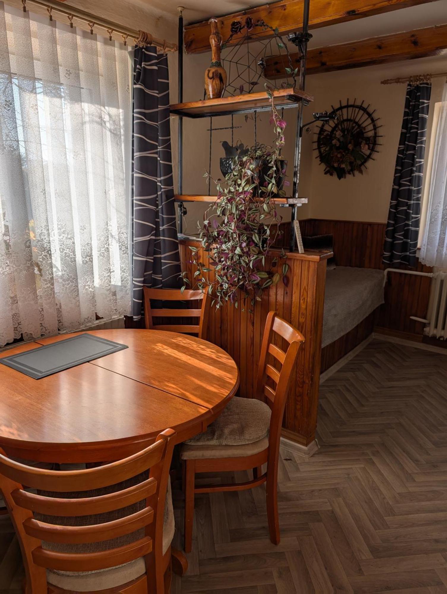 Dvougeneracni Dum Se Zahradou Apartman Vimperk Kültér fotó